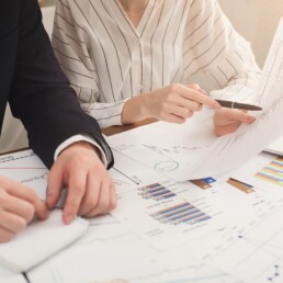 Intermediazione e commercio di rifiuti non pericolosi e:o pericolosi senza detenzione