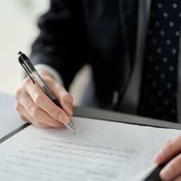 Stesura delle pratiche amministrative e gestionali inerenti i rifiuti